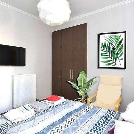 Modern Apartment In The Heart Of The City Larissa Ngoại thất bức ảnh